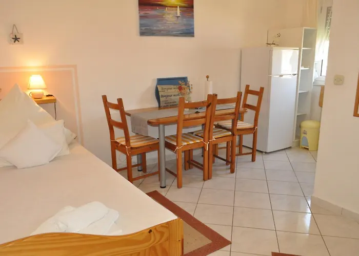 Lav * Привлака