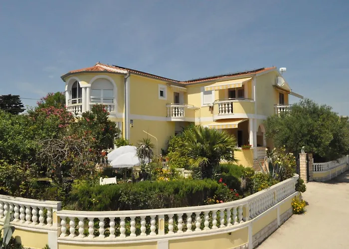 아파트 Lav *