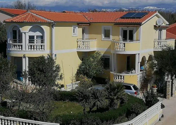 Апартаменты Lav *