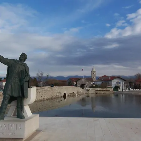 アパート Lav プリヴラカ