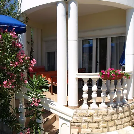 アパート Lav プリヴラカ